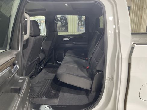 Used 2024 Chevrolet Silverado 1500 LT AWD/4WD image 12