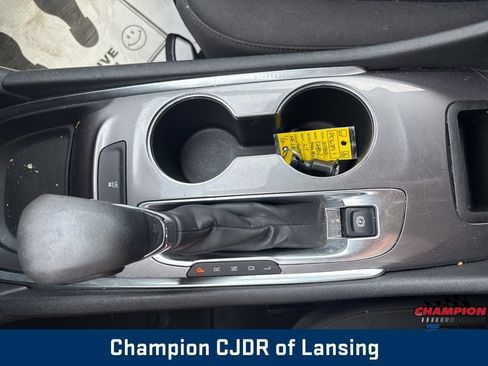 Used 2022 Chevrolet Malibu LT FWD image 26