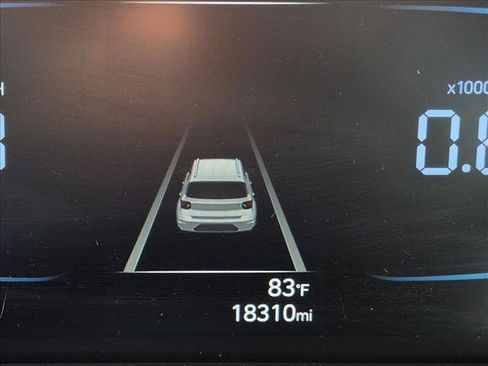 Used 2023 Hyundai Venue SEL FWD image 10