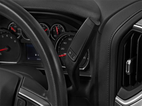 Used 2021 Chevrolet Silverado 1500 Custom Trail Boss w/ Safety Confidence Package AWD/4WD image 9