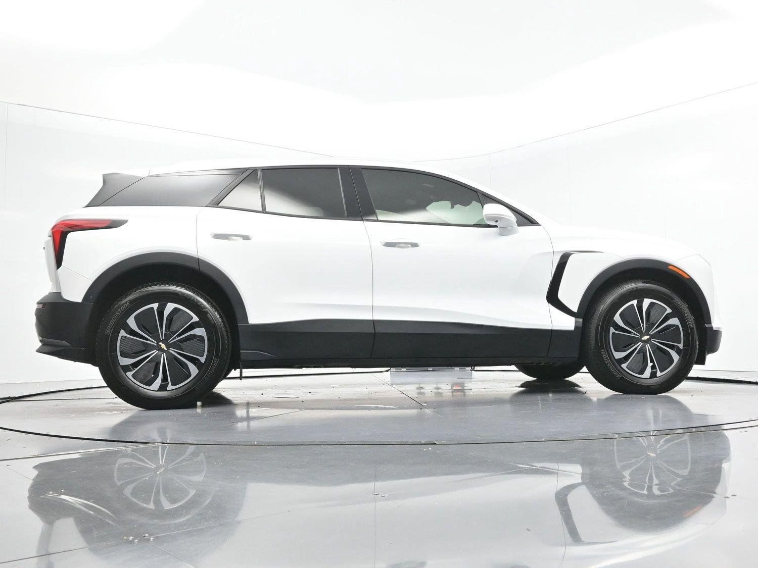 Used 2024 Chevrolet Blazer EV LT AWD/4WD image 52