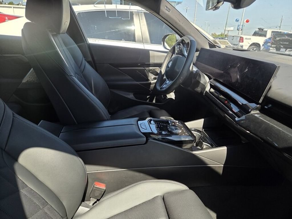 Used 2026 BMW 530i xDrive AWD/4WD image 5