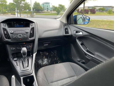 Used 2018 Ford Focus SE FWD image 93