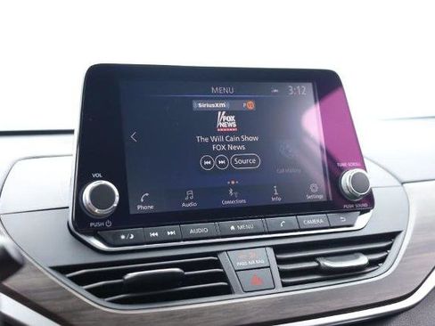Certified 2025 Nissan Altima 2.5 SV FWD image 11