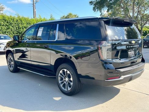 Used 2025 Chevrolet Suburban LT w/ Comfort Package RWD image 5