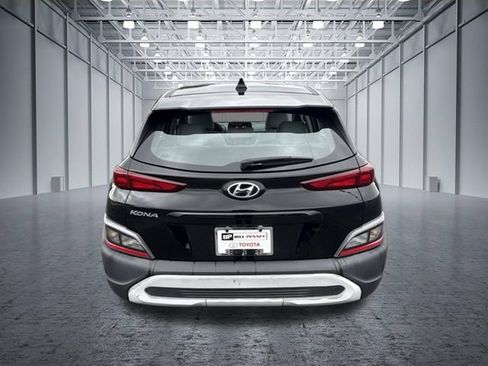 Used 2022 Hyundai Kona SE w/ Cargo Package FWD image 4