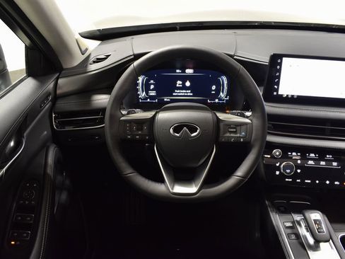 Used 2026 INFINITI QX60 Luxe w/ Family Package image 13