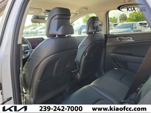Certified 2025 Kia Sportage EX FWD image 12