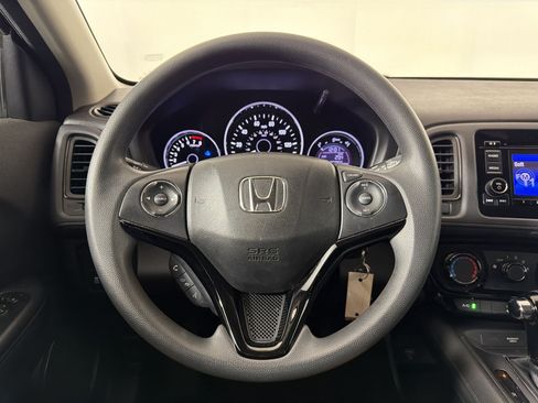 Certified 2021 Honda HR-V LX image 9