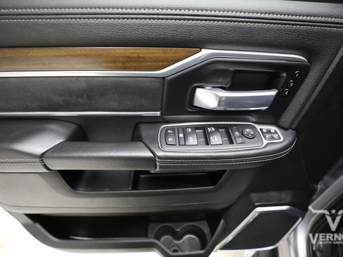 Used 2024 RAM 3500 Laramie AWD/4WD image 18