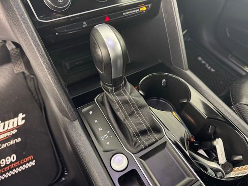 Used 2022 Volkswagen Atlas Cross Sport SE image 15