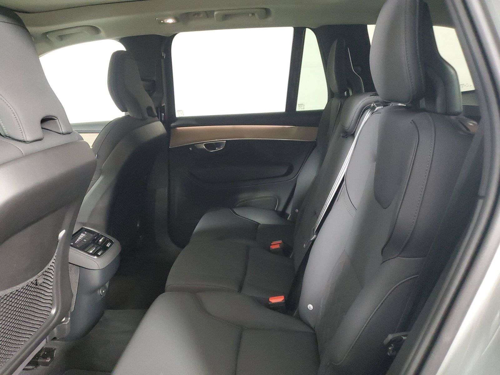 Certified 2026 Volvo XC90 B6 Plus AWD/4WD image 12