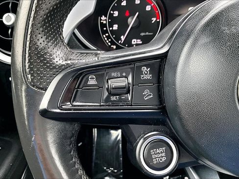 Used 2022 Alfa Romeo Stelvio Sprint AWD/4WD image 17