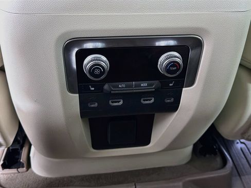 Used 2021 GMC Yukon XL Denali w/ Denali Premium Package AWD/4WD image 23