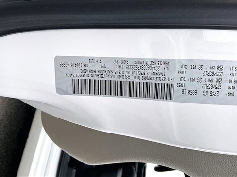 Used 2019 Dodge Grand Caravan SXT image 17