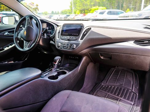 Used 2022 Chevrolet Malibu RS FWD image 8