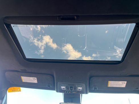 Used 2024 GMC Sierra 3500 Denali Ultimate image 33