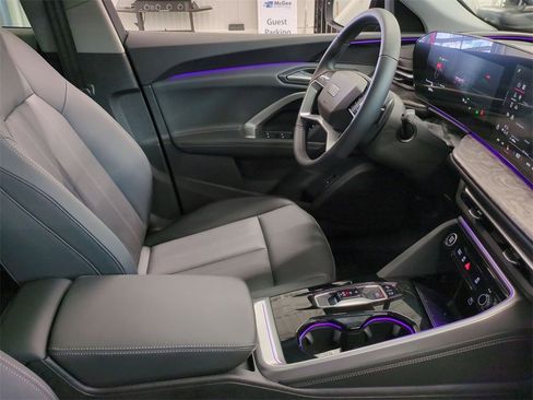 Used 2025 Audi Q5 Premium w/ Convenience Package image 36