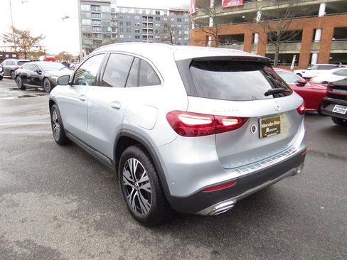 Used 2025 Mercedes-Benz GLA 250 4MATIC image 2