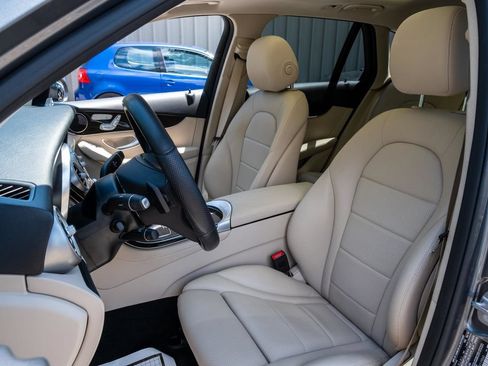 Used 2019 Mercedes-Benz GLC 300 image 16