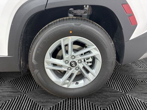 New 2026 Hyundai Tucson SE image 8