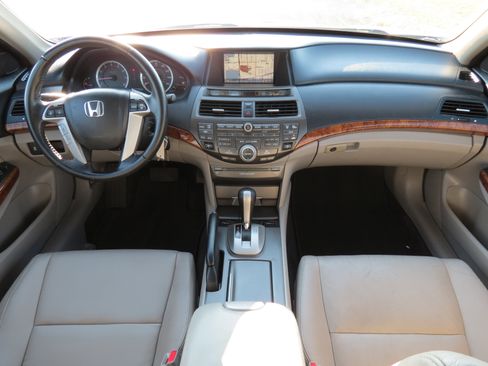 Used 2011 Honda Accord EX-L image 10