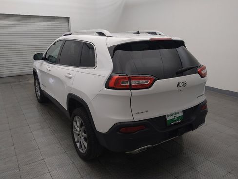 Used 2018 Jeep Cherokee Limited w/ Luxury Group AWD/4WD image 5
