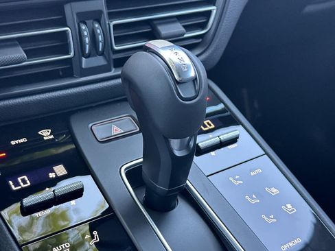 New 2026 Porsche Macan AWD/4WD image 24
