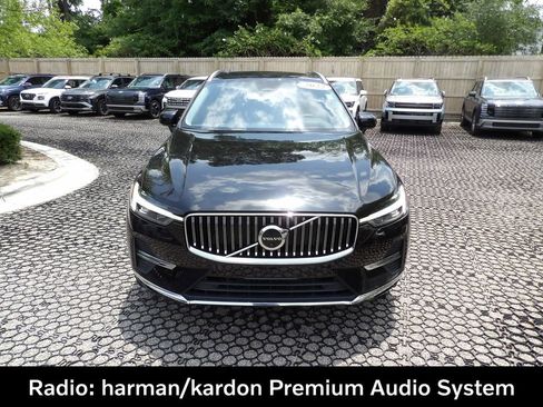 Certified 2022 Volvo XC60 B5 Inscription w/ Advanced Package AWD/4WD image 3