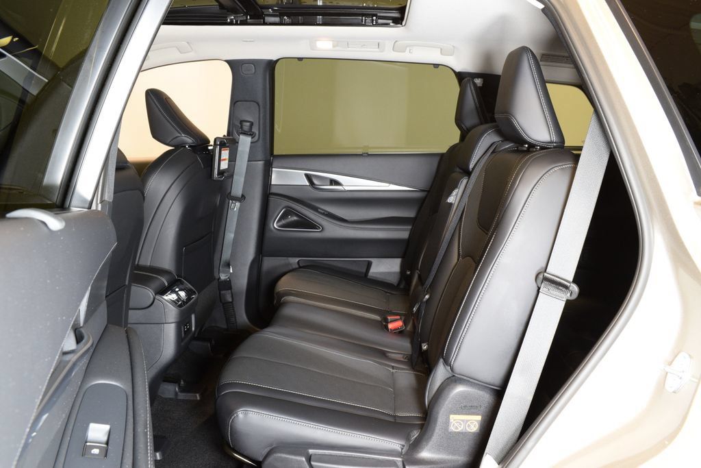 Used 2026 INFINITI QX60 Luxe w/ Family Package AWD/4WD image 28