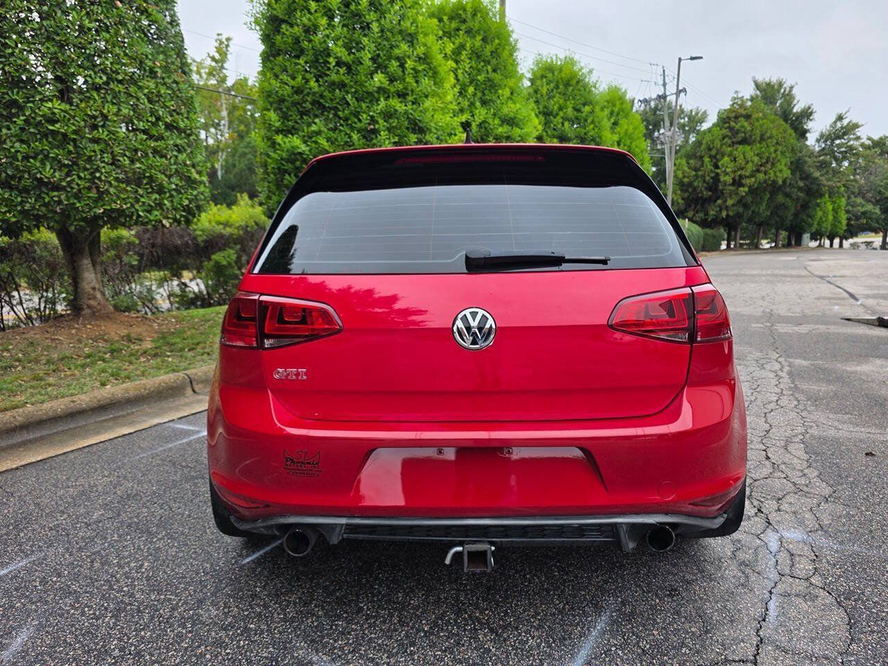 Used 2017 Volkswagen GTI SE FWD image 4