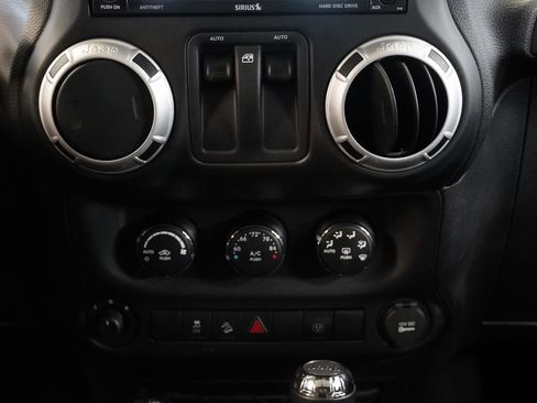 Used 2014 Jeep Wrangler Sahara w/ Connectivity Group AWD/4WD image 19