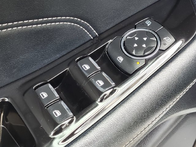 Used 2019 Ford Edge Titanium w/ Cold Weather Package AWD/4WD image 25