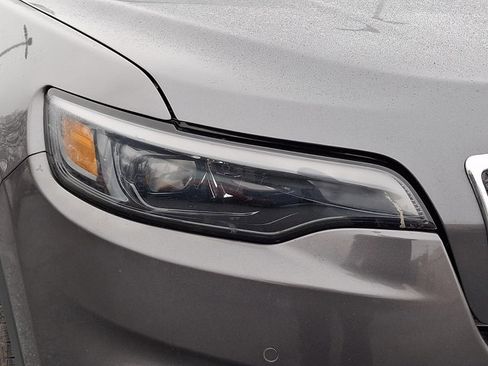 Used 2019 Jeep Cherokee Limited w/ Technology Group image 9