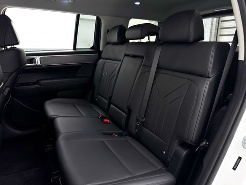 Used 2025 Hyundai Santa Fe SEL FWD image 28