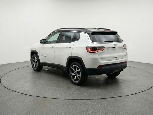 Used 2025 Jeep Compass Limited AWD/4WD image 6