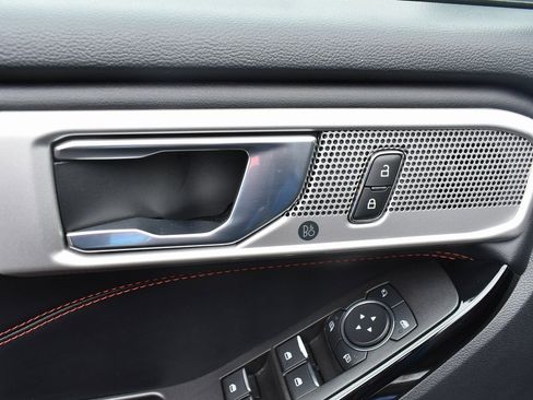 Used 2022 Ford Explorer ST-Line w/ Class IV Trailer Tow Package image 11