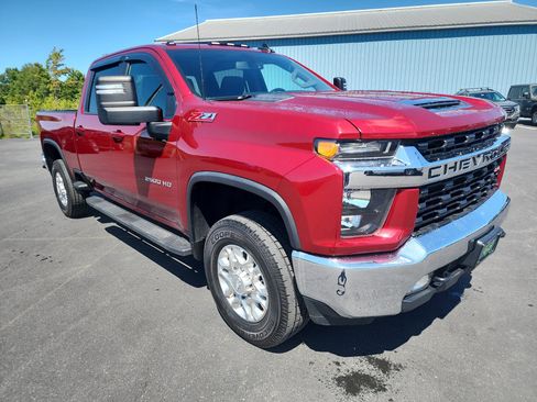 Used 2020 Chevrolet Silverado 2500 LT w/ Convenience Package AWD/4WD image 2