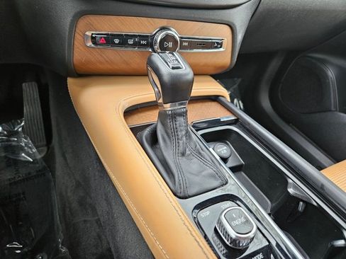 Used 2017 Volvo XC90 T6 Inscription w/ Vision Package image 11