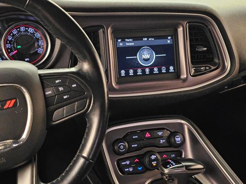 Used 2021 Dodge Challenger SXT image 21