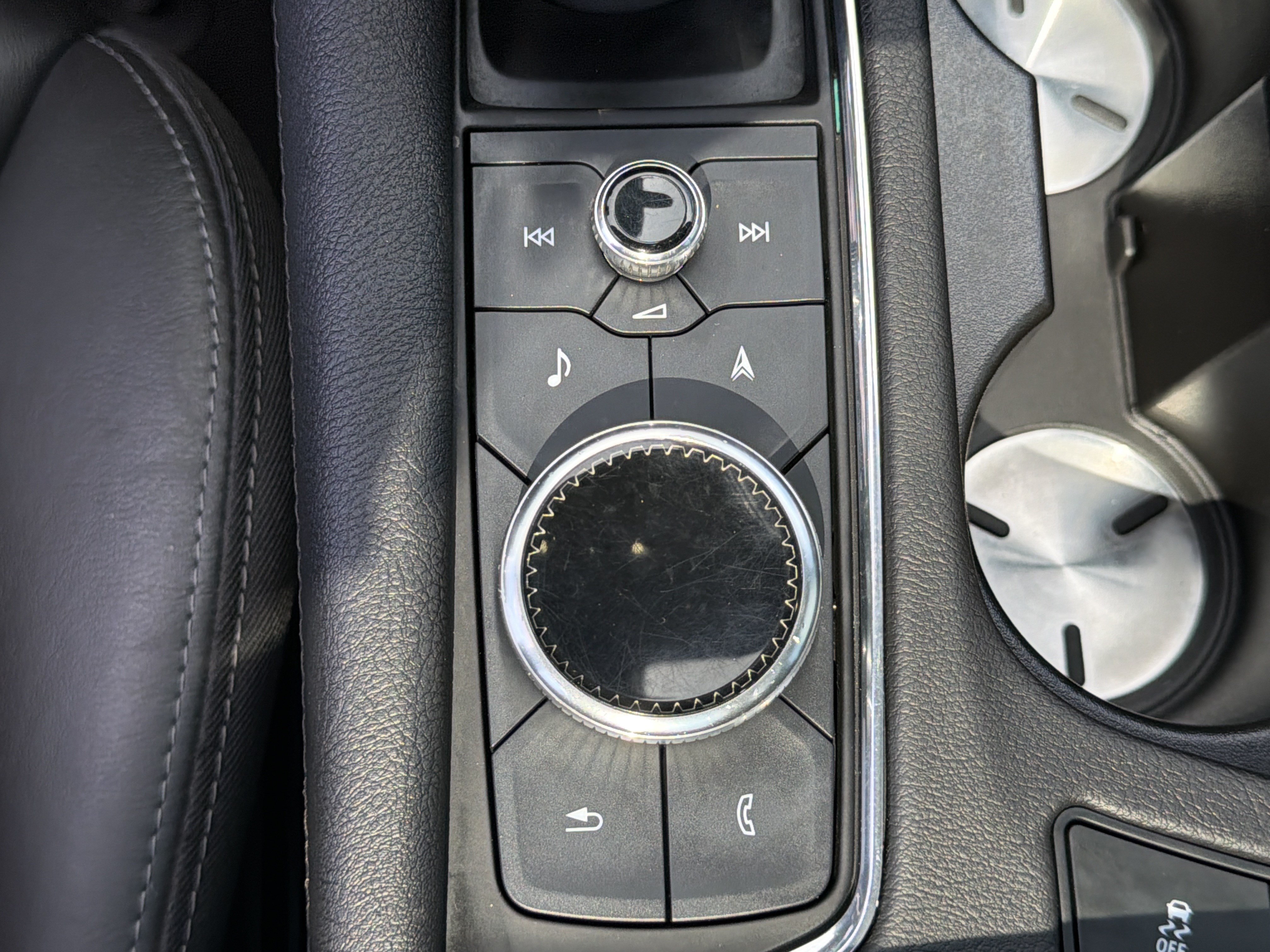 Used 2023 Cadillac XT5 Sportv w/ LPO, Floor Liner Package AWD/4WD image 39