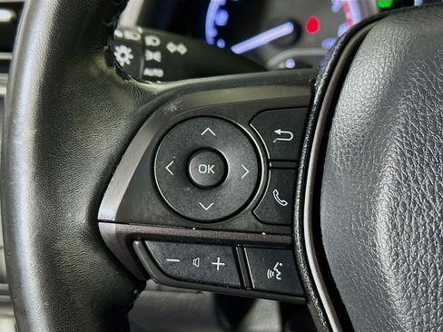 Used 2022 Toyota Camry SE w/ Convenience Package image 16