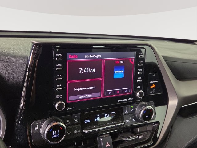 Used 2022 Toyota Highlander XLE FWD image 18
