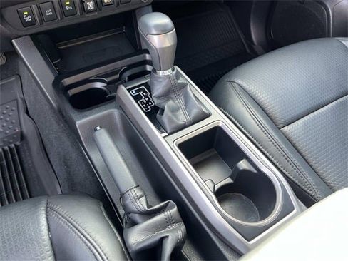 Used 2020 Toyota Tacoma Limited image 33
