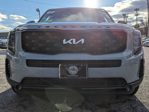 Used 2022 Kia Telluride EX w/ EX Premium Package image 4