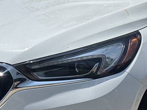 Used 2019 Buick Enclave Essence AWD/4WD image 7