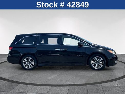 Used 2016 Honda Odyssey Touring image 3