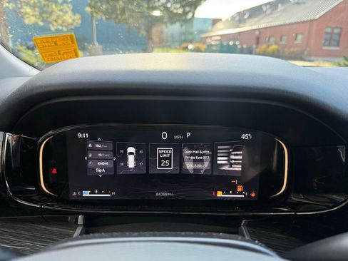 Used 2022 Jeep Wagoneer Series III w/ Premium Group I image 14