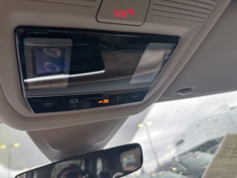 Used 2025 Volkswagen Atlas SE image 16