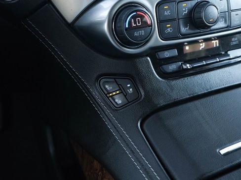 Used 2020 Chevrolet Suburban Premier image 40